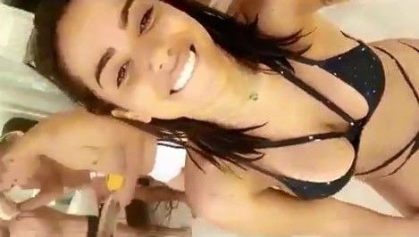 Anitta rebolando gostoso em vídeo caseiro