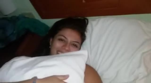 Ninfeta tímida fodendo no motel com o amigo