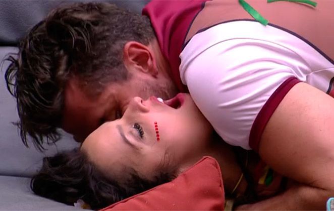 Emilly do BBB 17 dando a buceta para o marcos