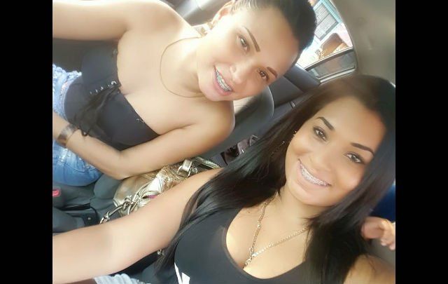 Carla e Tati caiu na net trepando com o patrão da loja