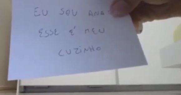 Eu sou Ana e esse e meu cuzinho