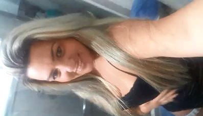 Coroa gostosa caiu na net mostrando seu corpo fazendo inveja para as amigas