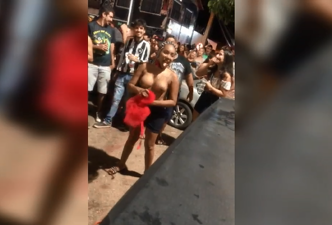 Flagra carnaval 2019 carioca peituda ficou nua