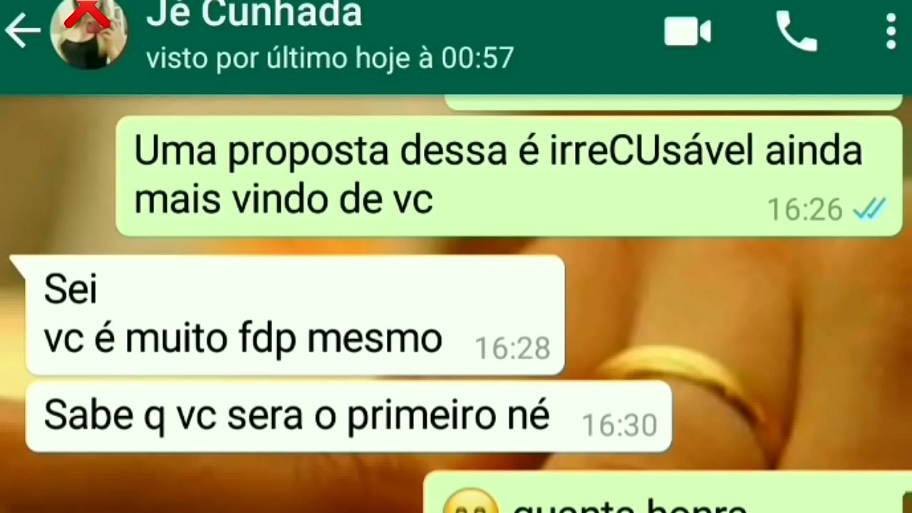 Cunhada safada trepando com o marido da irmã