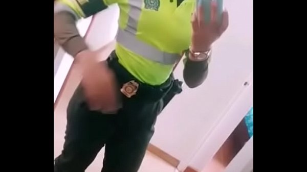 Policial Comendo Loira Porno