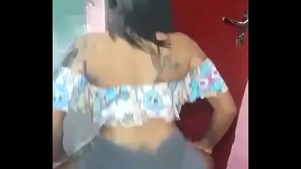 A Diferença Das Mulheres Empinando A Bunda