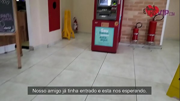 Batendo Siririca Na Mulher Do Corno Em Publico