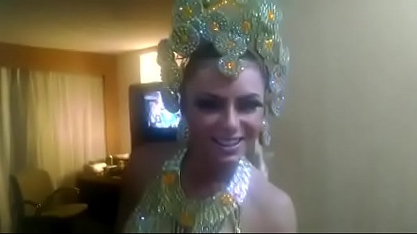 Camarota Do Carnaval Com Mulheres Nuas