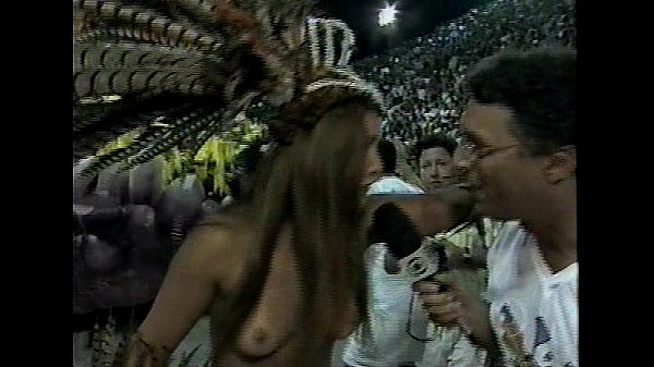 Carnaval Em Que As Mulheres Desfilaram Nuas