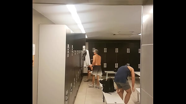 Espiiando Vestiario De Jogadoras Mulheres Nuas