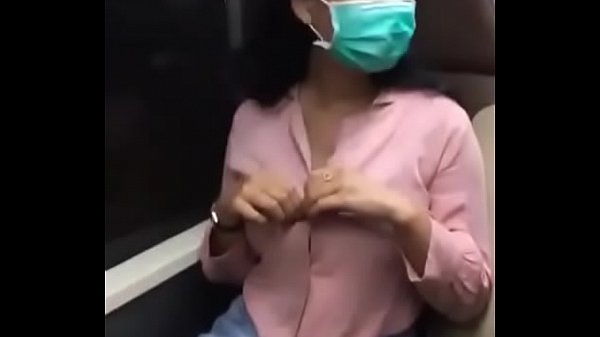 Esposa Amadora Mostrando As Tetas Gostosas Nuas