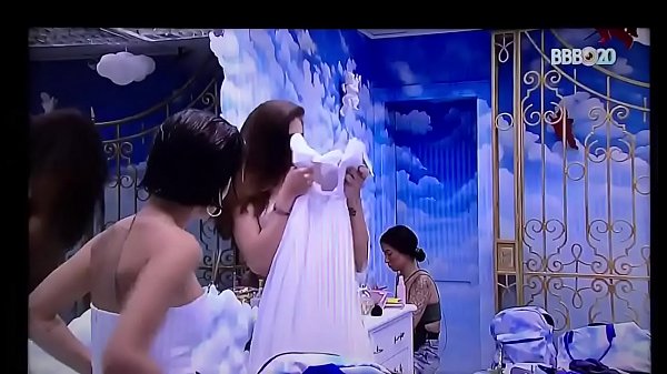 Flagas De Mulheres Lavando A Buceta No Bbb