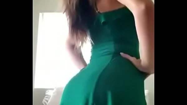 Loira De Vestido Cinsa Dancando Porn