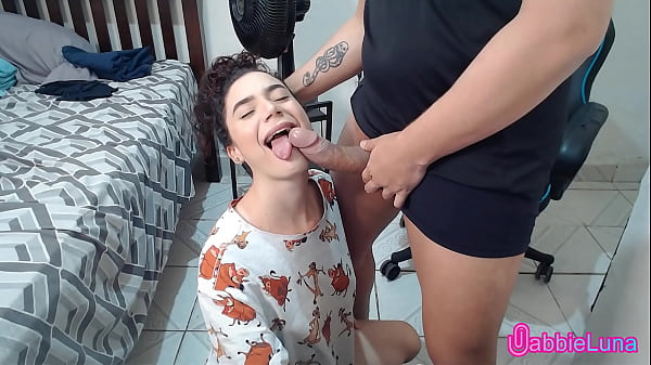 Novinha mamando na obra