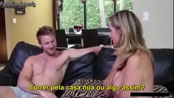 Porno Com Mae Lesbica No Sofa