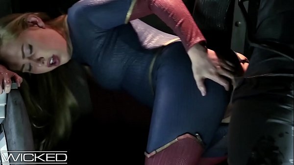 Sexo Supergirl