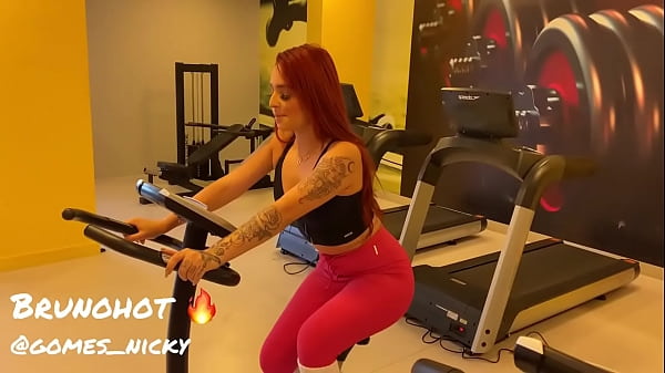 Travesti Ruiva Tatuada Gostosa