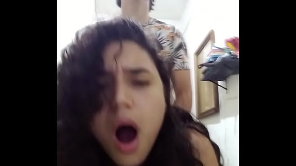 2 Novinhas Fazendo Anal