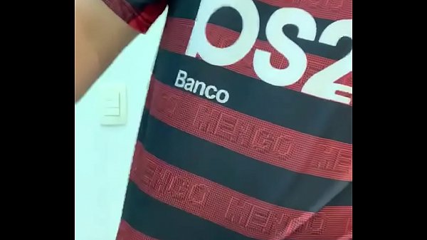 Batendo Punheta Com Shirt De Futebol