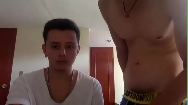 Batendo Punheta Gay Primo