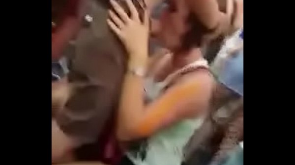 Flagra Mulher Quase Nua Na Rua