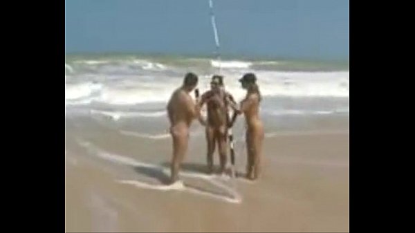 Novinhas Nuas Em Praias De Nudismo