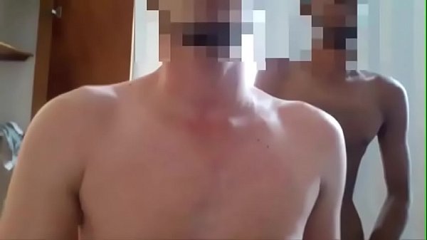 Video Porno Dois Gays E Um Travesti