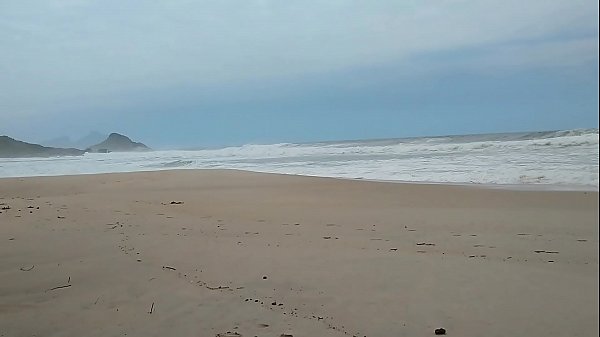 Amadora Caminha Nua Na Praia No X Video