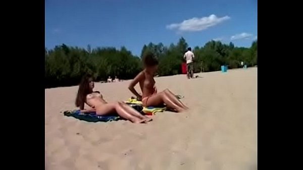 Bucetinha Na Praia De Nudismo