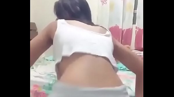 Novinha Deliciosa Rebolando