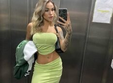 Mariana Brescovit, a modelo polonesa, mostrando toda sua sensualidade enquanto posa nua