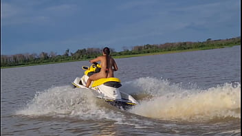 Mulher pelada andando de moto fazedo sexo com homem