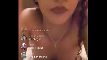 Morena novinha pagando boque