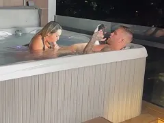 Mimi Boliviana fudendo gostoso na jacuzzi