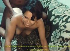 Novinha de quatro acabou dando sua xoxota inchada acabou no xvideos